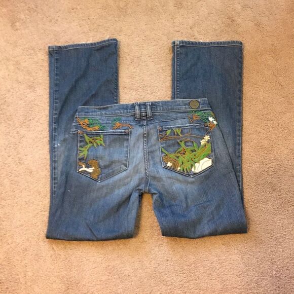 Indie Designs Flower Embroidered Stonewashed Jeans - rare find!!Size 28 Boho - Picture 1 of 11